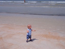 Wed Jul 26 14:17:47 2006

Andrew spent a few days at Ormond Beach with Ellen and her parents.