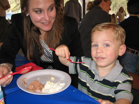 Sat 22 Mar 2008 01:47:04 PM

Ice cream at James Austin's B-day party!