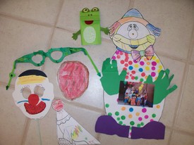 Sun 19 Sep 2010 02:15:52 PM

More school art projects.