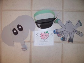 Fri 01 Oct 2010 03:17:41 PM

More school art projects.