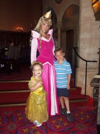 Thu 22 Mar 2012 08:42:08 AM

Breakfast with the princesses.