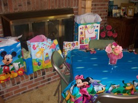 Sat 26 Mar 2011 12:45:39 PM

Gracie's 2nd birthday party was at Grandmother's and Granddaddy's house.